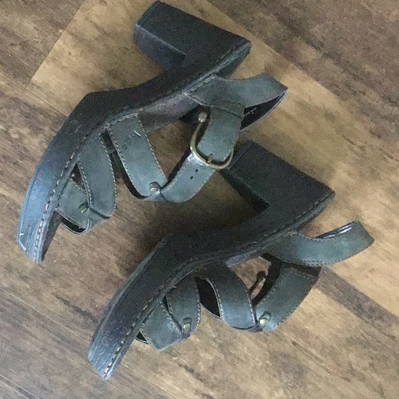 Size 7.5 Born Concept heeled sandals - Picture 2 of 4